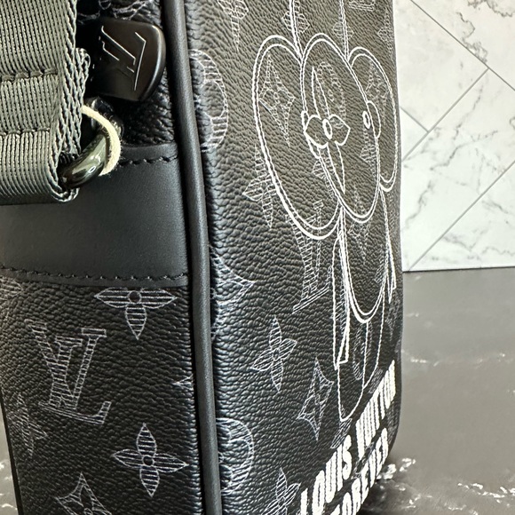 LOUIS VUITTON Forever Monogram Eclipse Danube PM - Picture 3 of 5